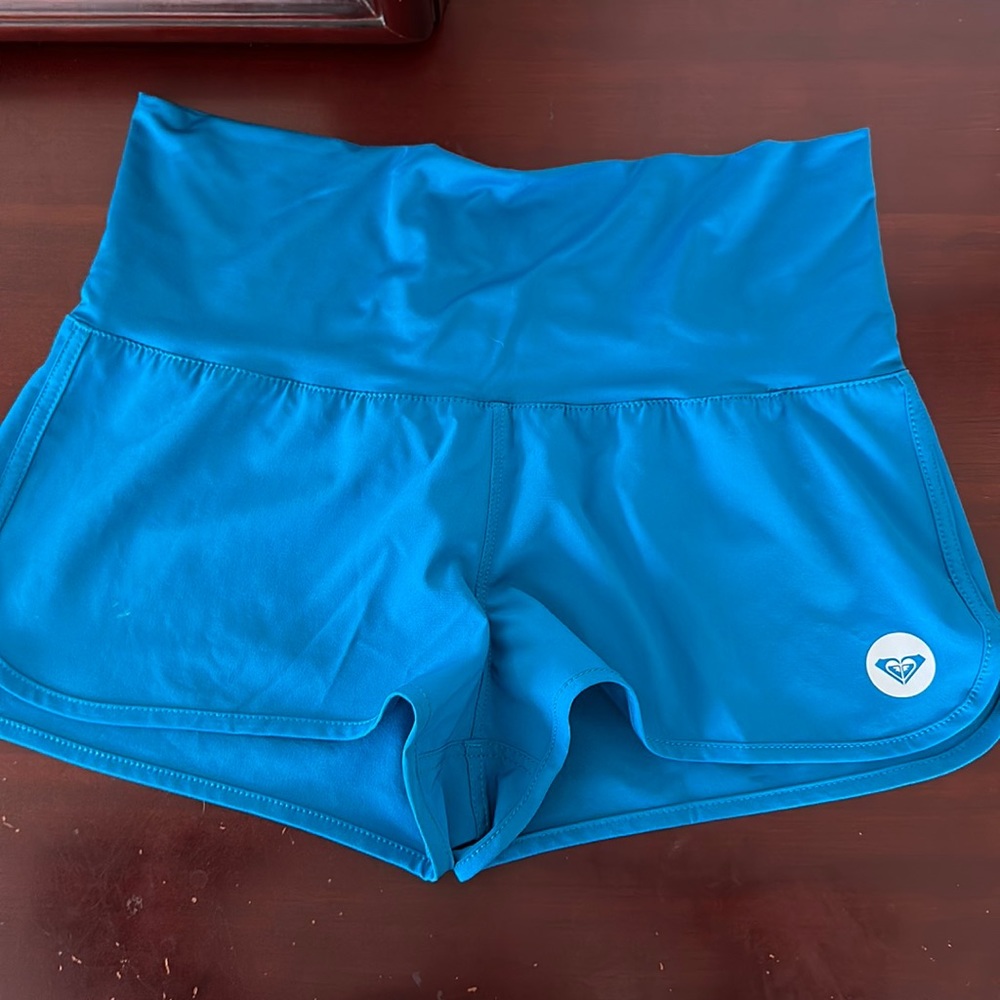 Roxy: High-Waisted Board Shorts (M)
